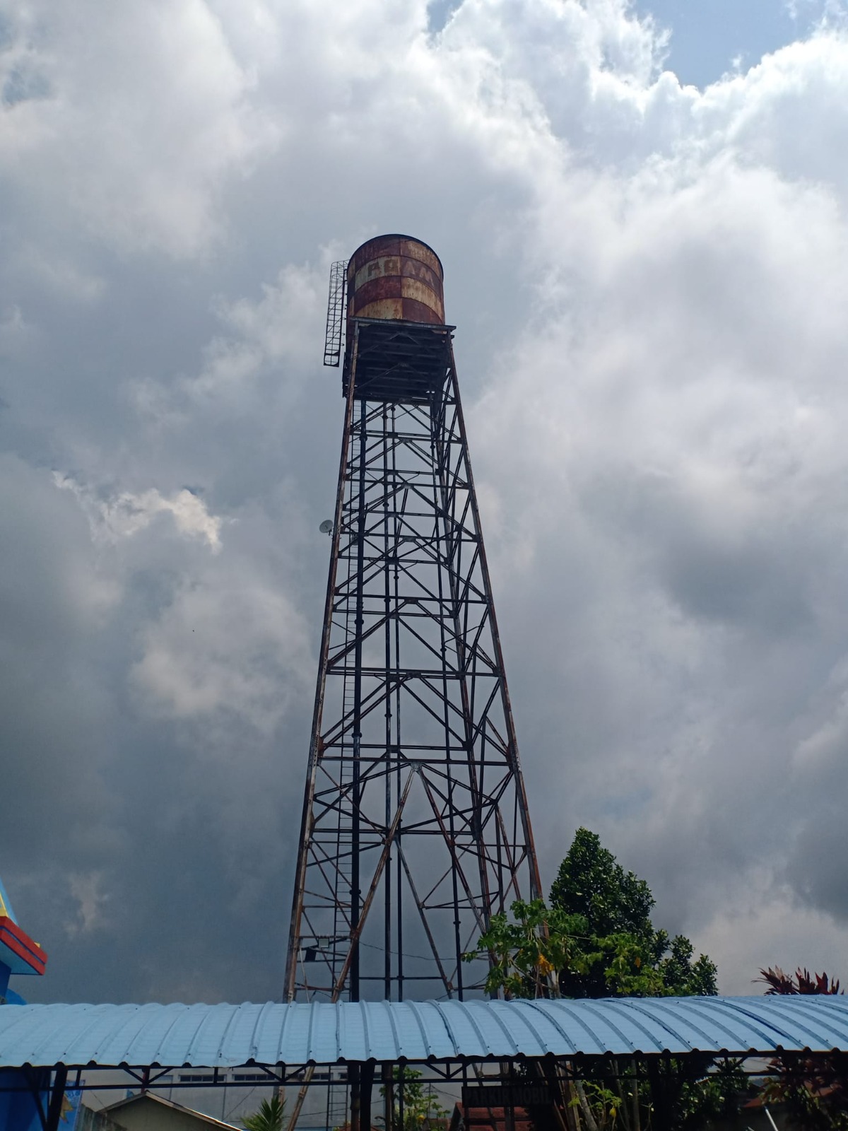 Menara PAM peninggalan olah air era Belanda, 1927--kini Cagar Budaya dan Land Mark Kota Singkawang